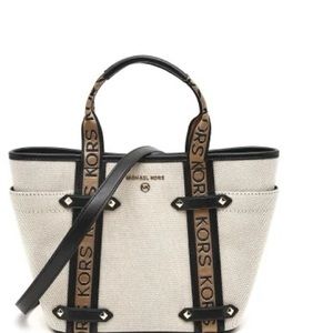 Sold out everywhere Michael Kors Maeve shopper New With Tags